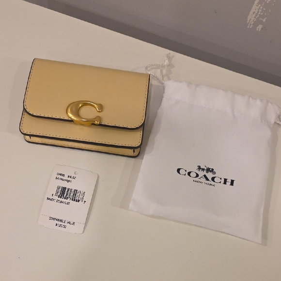 Coach Handbags - NWT Coach Wallet Bandit Card Case Moonlight Color